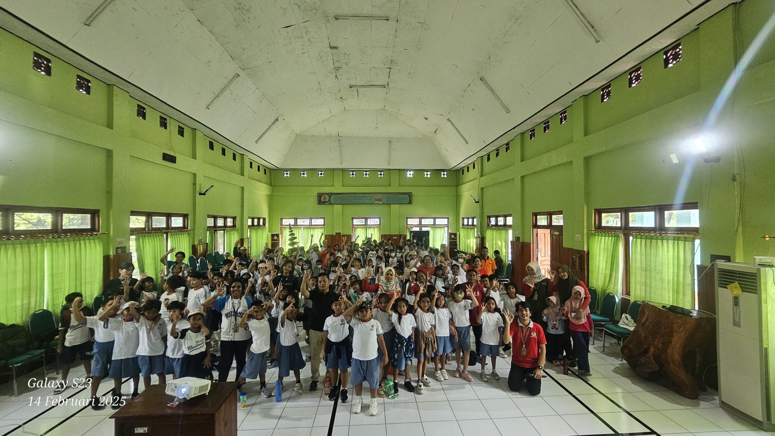 KUNJUNGAN BOUYANT MONTESSORI SCHOOL ELEMENTARY KE BANK SAMPAH MAPOLI